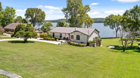 2166 S Shore Acres Rd, Soddy Daisy, TN 37379