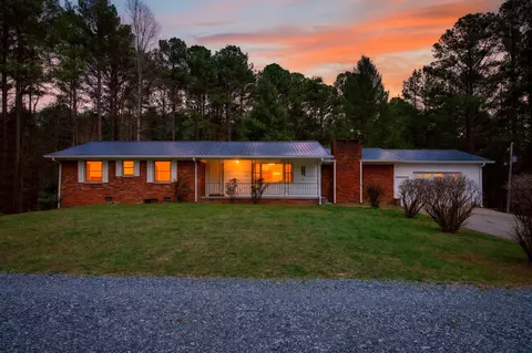 365 Cherokee Trl, Copperhill, TN 37317