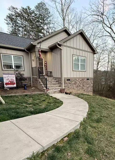 82 New Summit Hill Rd, Ringgold, GA 30736