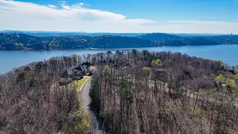 6529 Shelter Cove Dr, Hixson, TN 37343