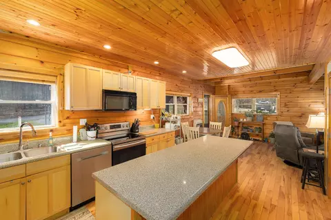 Kitchen - 144 Fawn Cir, Dunlap, TN 37327 photo 3 of 3