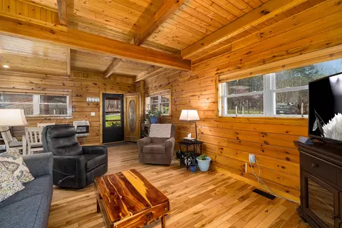 Living - 144 Fawn Cir, Dunlap, TN 37327 photo 4 of 5