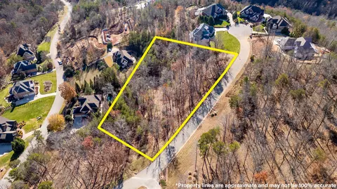 2221 Horizons Dr, Ooltewah, TN 37363