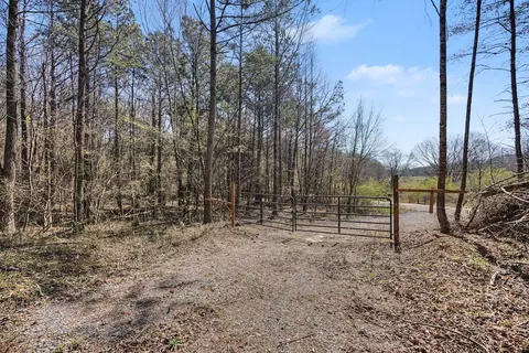 4749 Parker Loop Rd, Birchwood, TN 37308