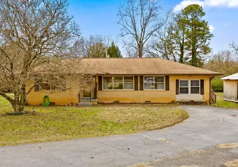 1102 Collins Cir, Chattanooga, TN 37411