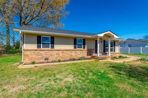 525 Pinewood Cir, Fort Oglethorpe, GA 30742