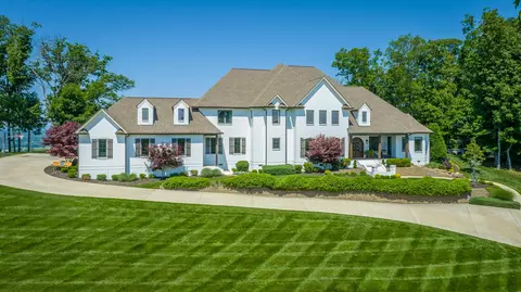 8269 Balata Dr, Ooltewah, TN 37363