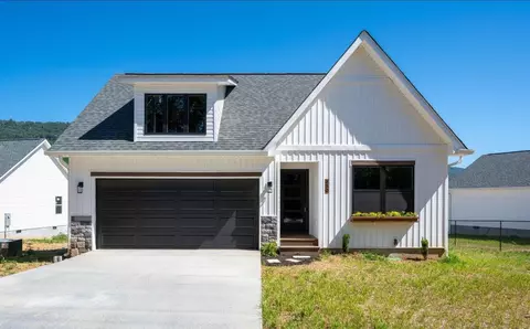 720 Sells Ln, Trenton, GA 30752