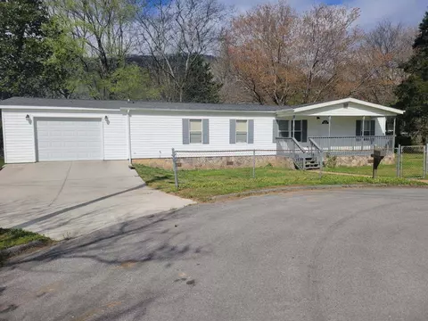 8403 Summers Park Ln, Soddy Daisy, TN 37379