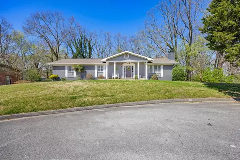 483 King Crest Ln, Hixson, TN 37343
