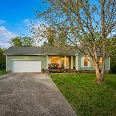 2234 N Fork Dr, Soddy Daisy, TN 37379