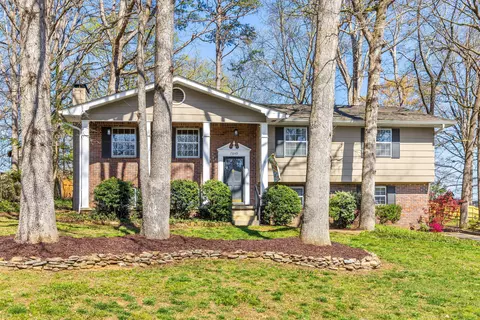 7849 Huntington Forest Dr, Hixson, TN 37343
