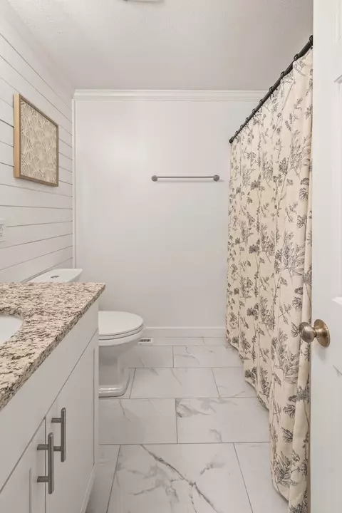 Bath - 98 Battleview Dr, Ringgold, GA 30736 photo 3 of 4