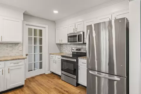 Kitchen - 98 Battleview Dr, Ringgold, GA 30736 photo 3 of 4
