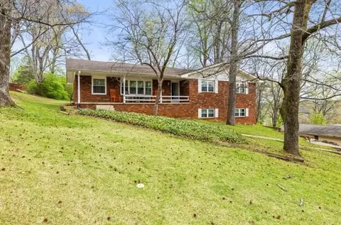 23 Holiday Ln, Chattanooga, TN 37415