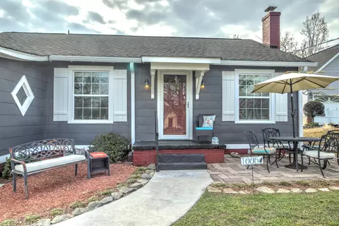 1005 S Crest Rd, Rossville, GA 30741