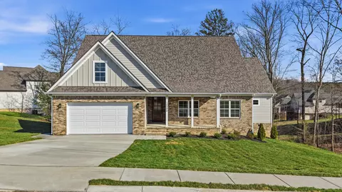 12390 Nee Cee Dr, Soddy Daisy, TN 37379