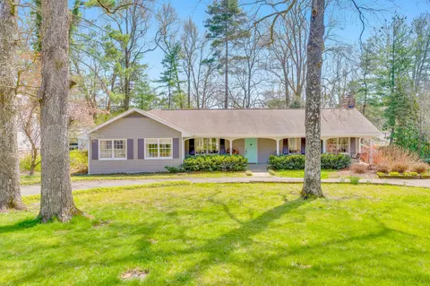 309 Marvin Ln, Lookout Mountain, GA 30750