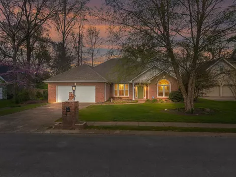 1621 Gunston Hall Rd, Hixson, TN 37343