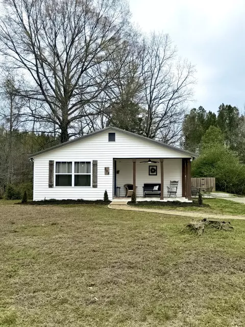 592 Gordy Cir, Tunnel Hill, GA 30755