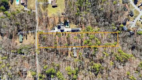 8415 Fair Oaks Rd, Hixson, TN 37343