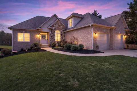 9676 Pecan Springs Cir, Chattanooga, TN 37421