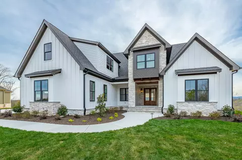 1765 Restful Dr, Soddy Daisy, TN 37379