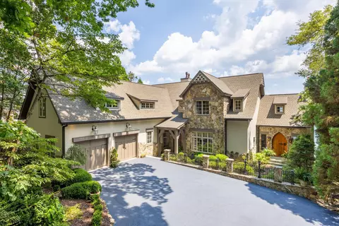 219 Gnome Trl, Lookout Mountain, GA 30750