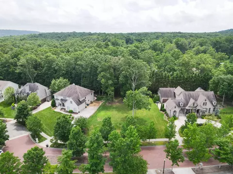 2324 Dogwood Grove Cir, Signal Mountain, TN 37377