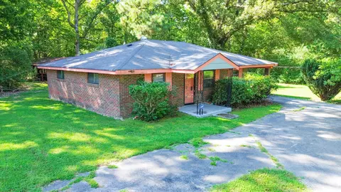 8014 Bork Memorial Dr, Ooltewah, TN 37363