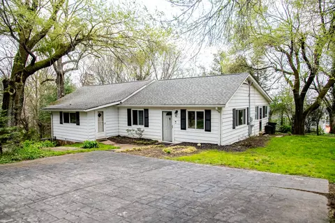 124 Lincoln St, Lookout Mountain, TN 37350