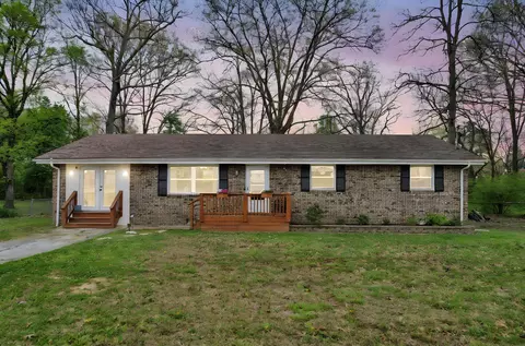 29 Edgewood Cir, Fort Oglethorpe, GA 30742