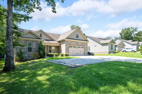 8208 Igou Gap Rd, Chattanooga, TN 37421