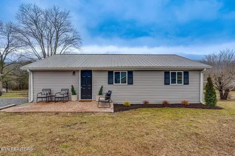 925 N Maple St, Whitwell, TN 37397