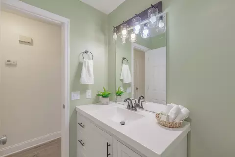 Bath - 1306 Mcintire Rd, Rock Spring, GA 30739 photo 2 of 4