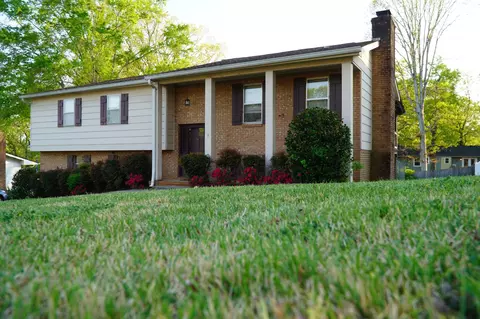 952 Wyndsor Dr, Hixson, TN 37343