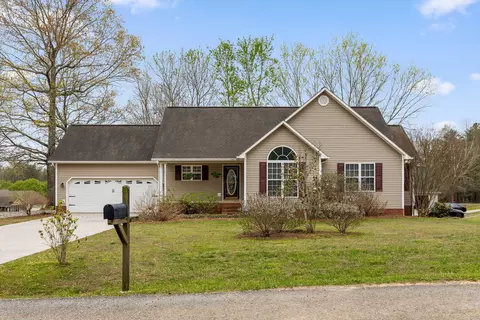 263 Valley Estates Dr, Trenton, GA 30752