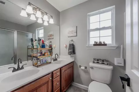 Bath - 610 Eagle View Dr, Ringgold, GA 30736 photo 1 of 2