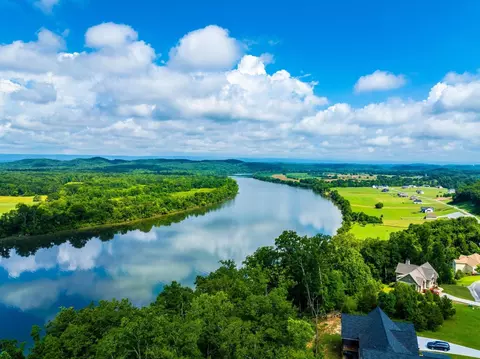 6428 Espalier Dr, Decatur, TN 37322