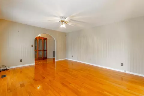 Living - 204 Dodd Rd, Ringgold, GA 30736 photo 11 of 11