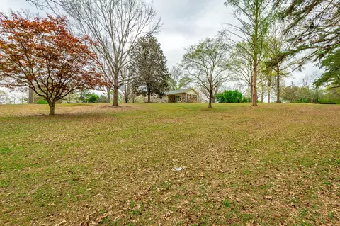 Exterior - 204 Dodd Rd, Ringgold, GA 30736 photo 6 of 18