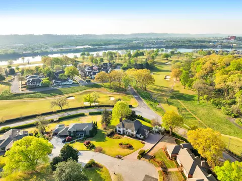 1502 Riverview Oaks Rd, Chattanooga, TN 37405
