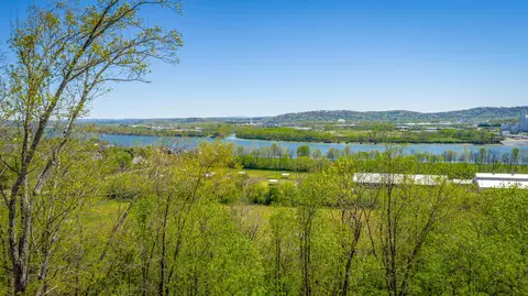 1111 Rivercrest Dr, Chattanooga, TN 37415