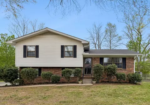 1308 Scout Rd, Hixson, TN 37343