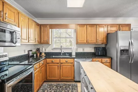 Kitchen - 7610 Sims Rd, Harrison, TN 37341 photo 3 of 4
