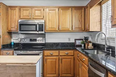 Kitchen - 7610 Sims Rd, Harrison, TN 37341 photo 2 of 4