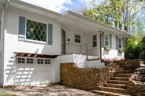 21 Dowlen Rd, Hixson, TN 37343