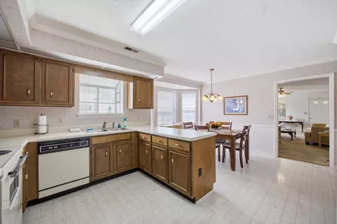 Kitchen - 6595 Hickory Meadow Dr, Chattanooga, TN 37421 photo 3 of 4