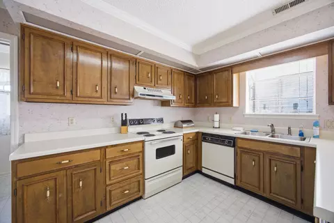 Kitchen - 6595 Hickory Meadow Dr, Chattanooga, TN 37421 photo 1 of 4