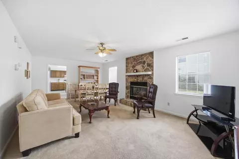 Living - 6595 Hickory Meadow Dr, Chattanooga, TN 37421 photo 1 of 2